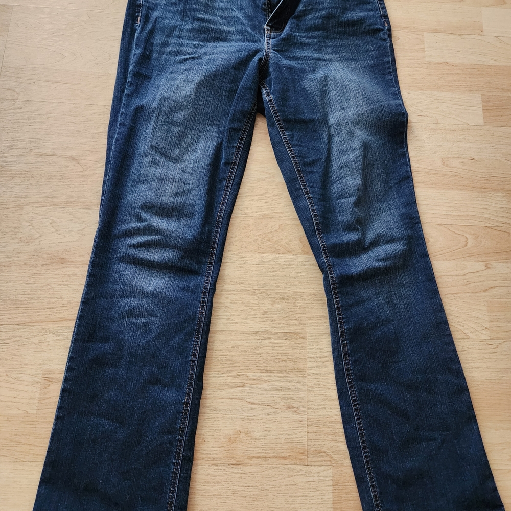 Maurices M Classic Blue Denim Jeans, Mid Rise, Like New